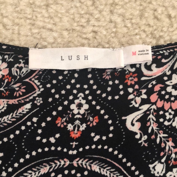 Woman’s Patterned Tank Top - Picture 4 of 5